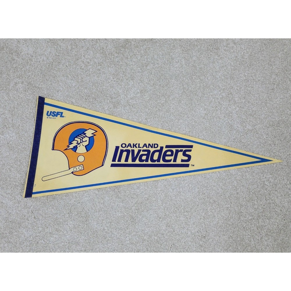 Vtg Oakland Invaders Felt Pennant USFL Football 1982 Rare